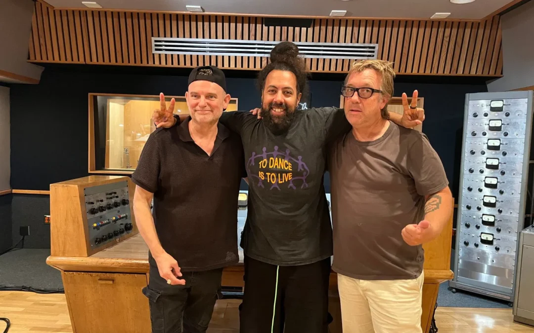 Reggie Watts Drops by the Legendary Les Paul Recording Studio in Hollywood